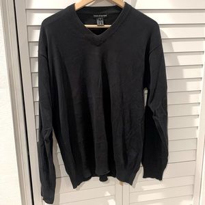 Classic v neck sweater